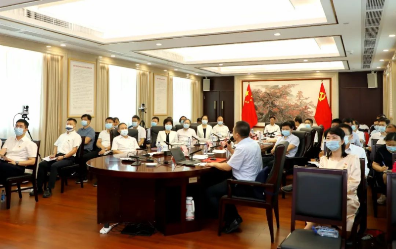 51吃瓜
举办《习近平谈治国理政》第四卷宣讲辅导报告会