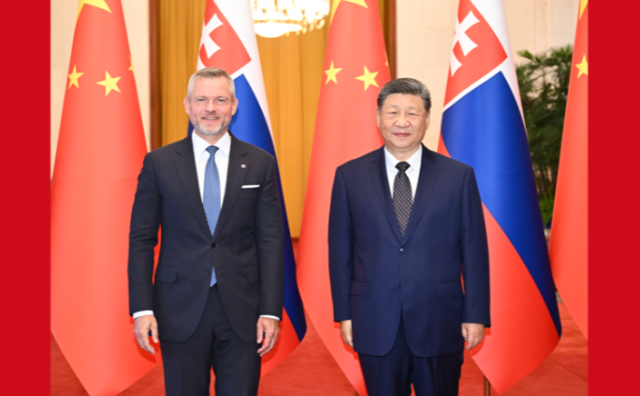 习近平同斯洛伐克总统佩列格里尼会谈